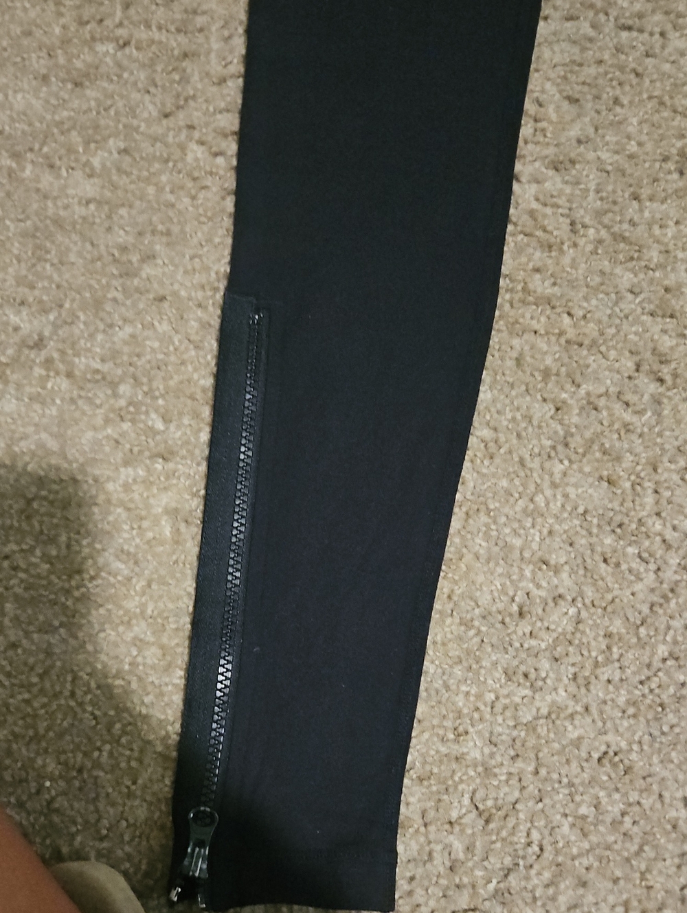 Size 4 - Picture 3 of 6